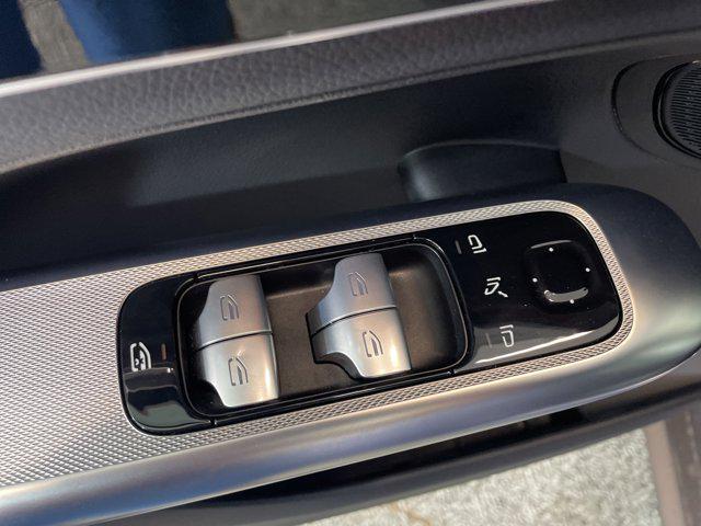 new 2025 Mercedes-Benz GLC 300 car, priced at $53,815