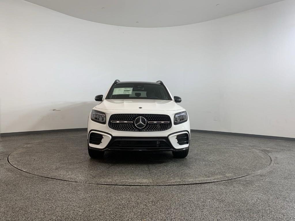 new 2024 Mercedes-Benz GLB 250 car, priced at $51,175