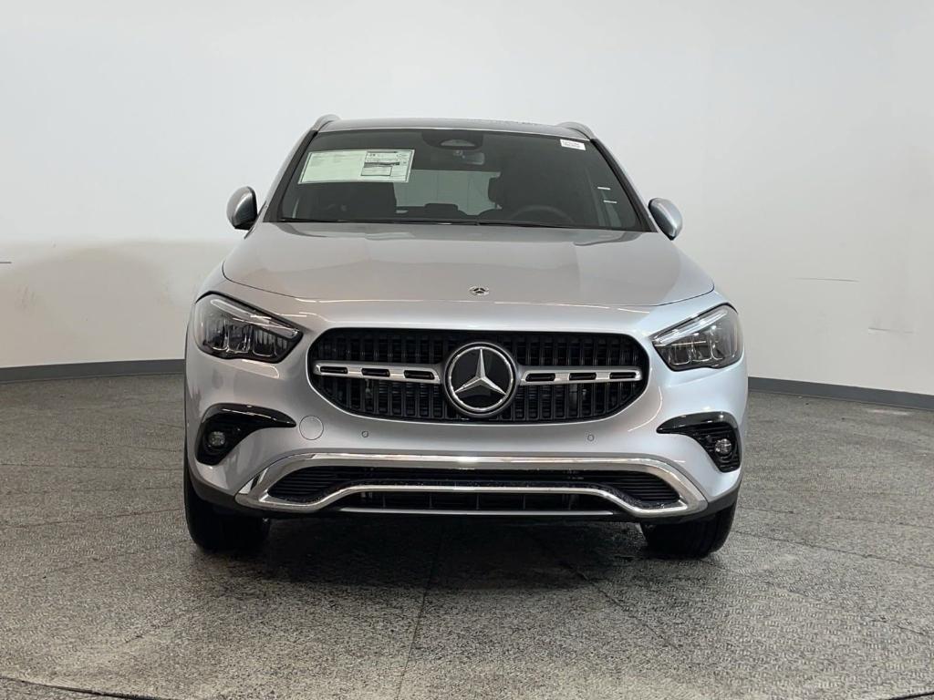 new 2025 Mercedes-Benz GLA 250 car, priced at $45,245