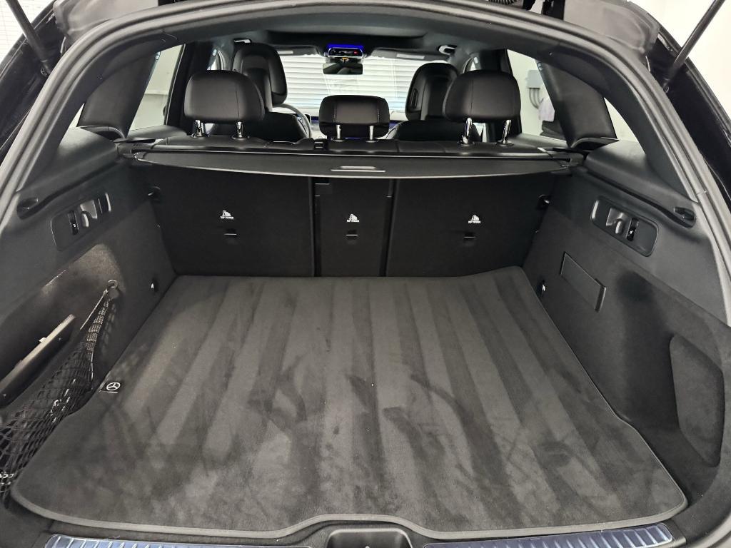 new 2025 Mercedes-Benz GLC 300 car, priced at $54,535