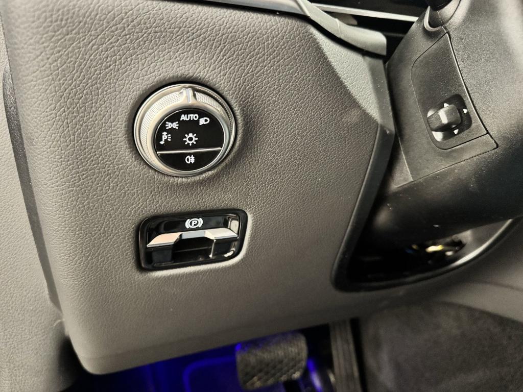 new 2025 Mercedes-Benz GLC 300 car, priced at $54,535