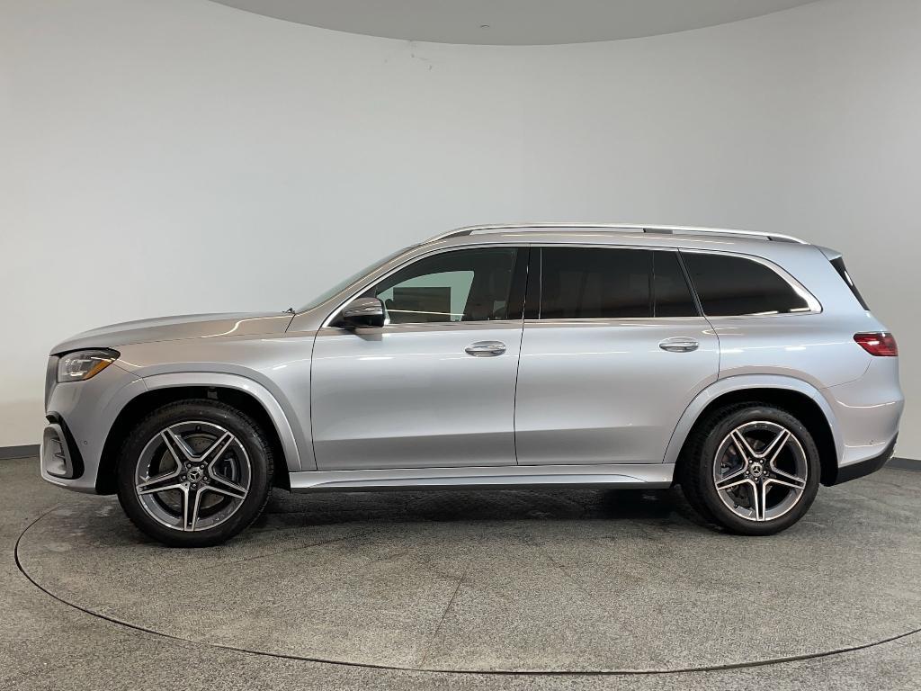 new 2025 Mercedes-Benz GLS 450 car, priced at $95,205