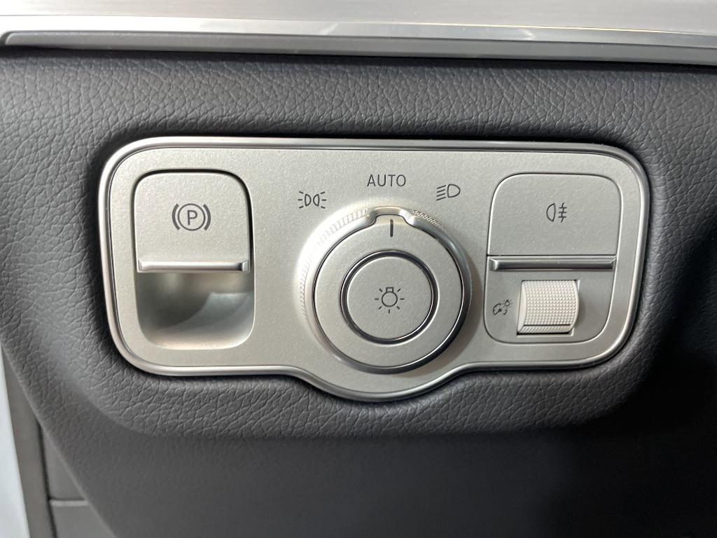 new 2025 Mercedes-Benz GLS 450 car, priced at $95,205
