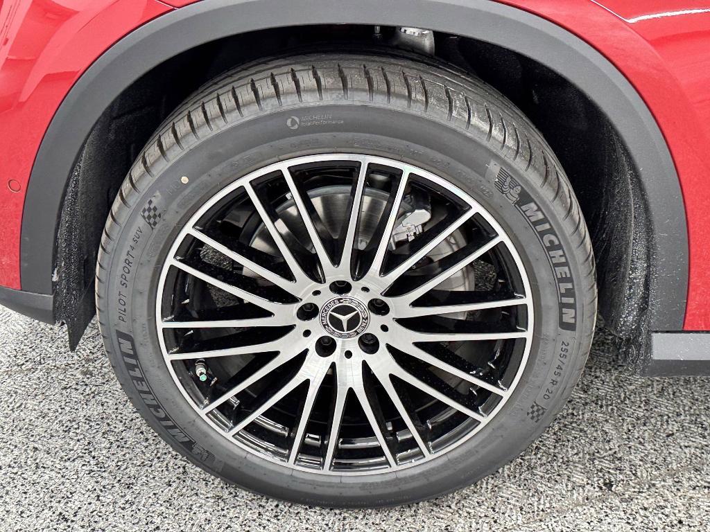 new 2025 Mercedes-Benz GLC 300 car, priced at $55,715