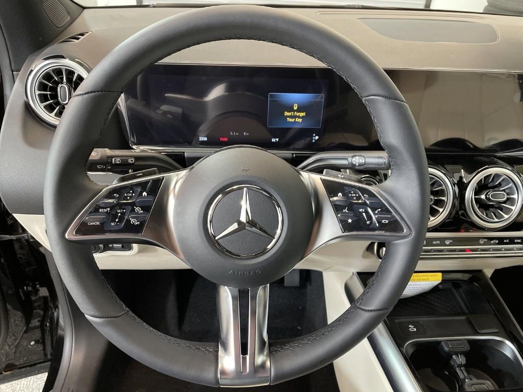 new 2025 Mercedes-Benz GLA 250 car, priced at $44,460