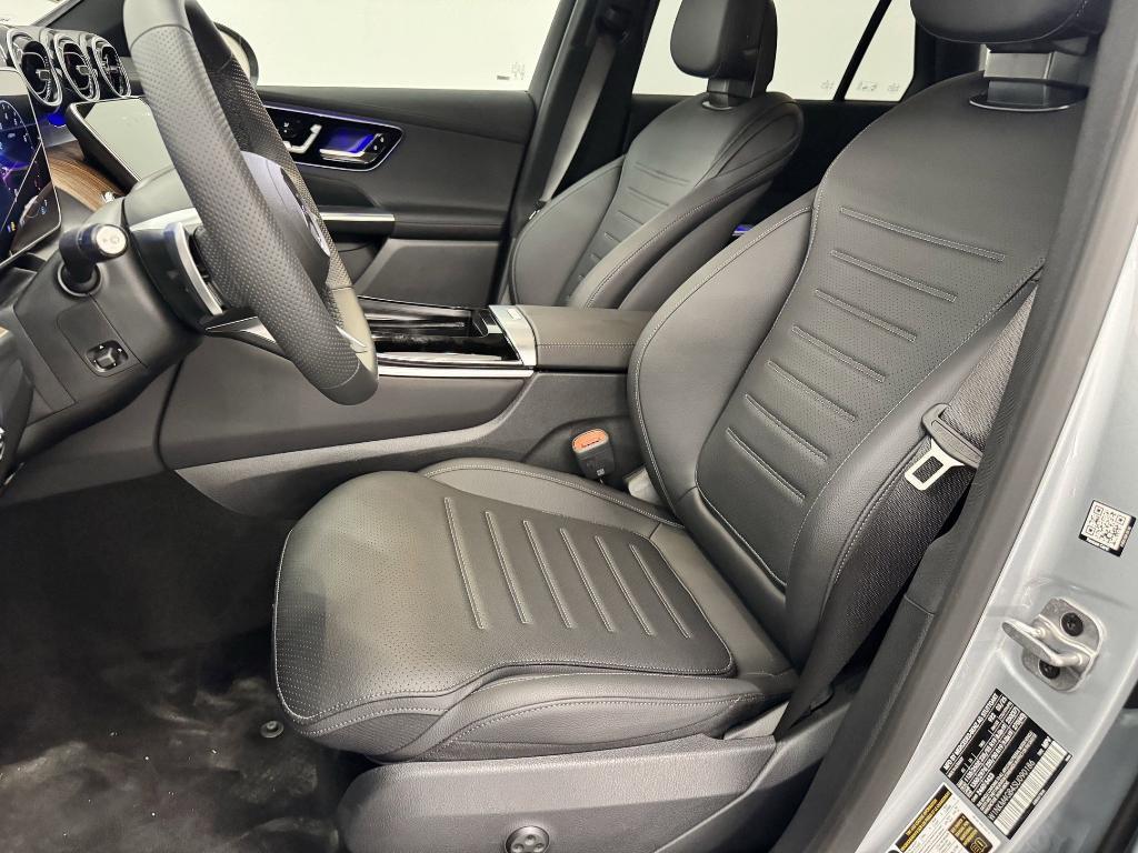 new 2025 Mercedes-Benz GLC 300 car, priced at $55,285