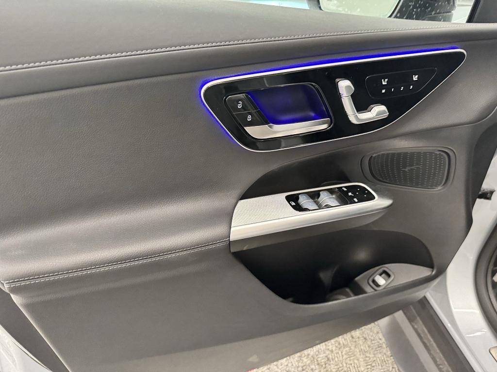 new 2025 Mercedes-Benz GLC 300 car, priced at $55,285