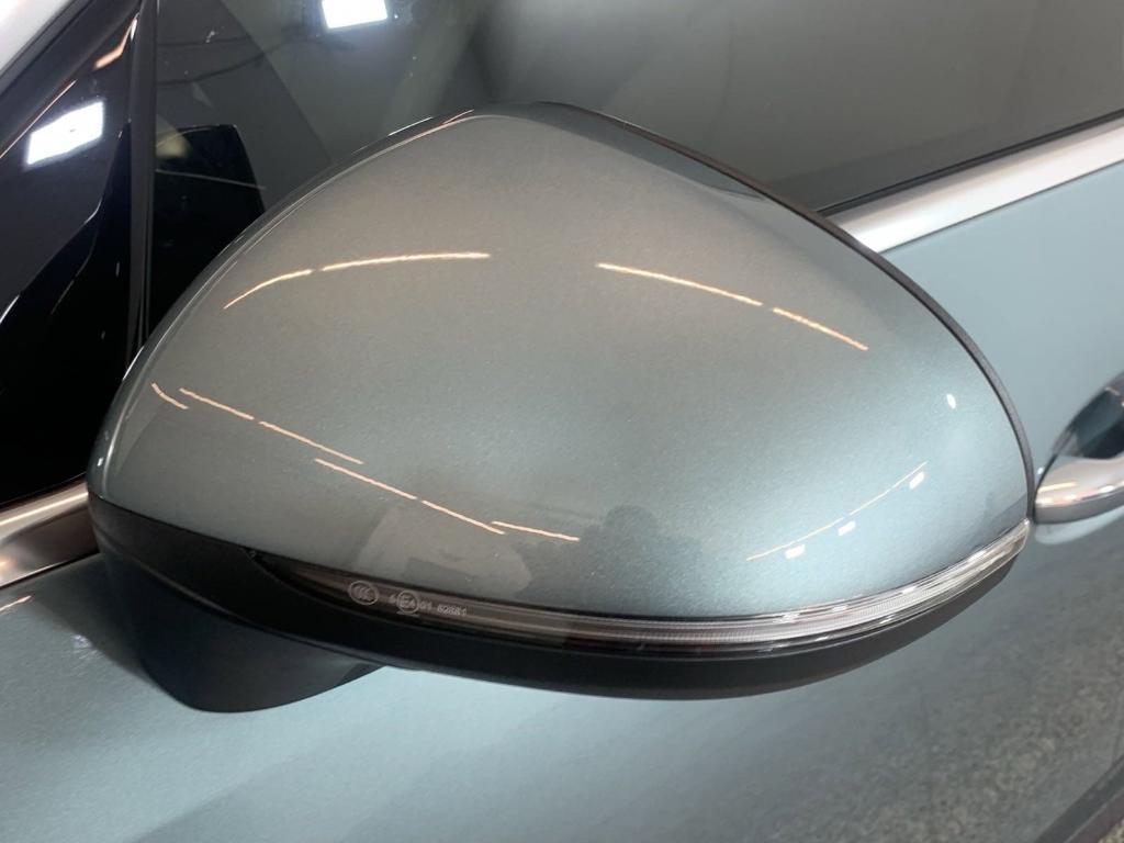 new 2025 Mercedes-Benz GLC 300 car, priced at $54,065
