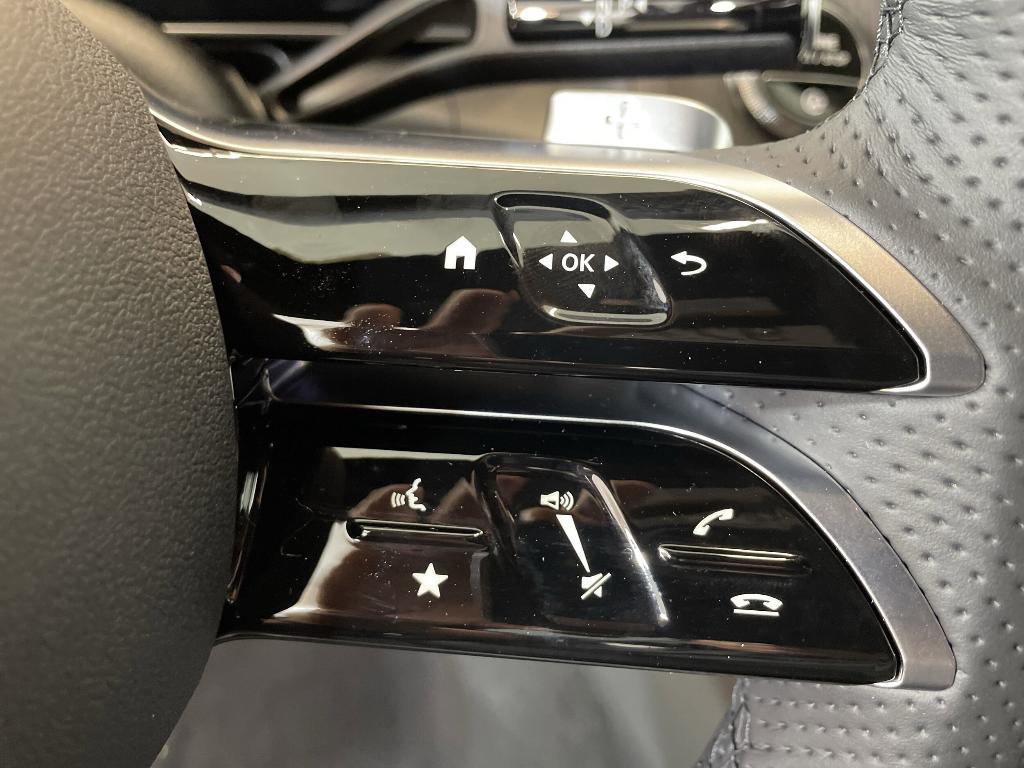 new 2025 Mercedes-Benz GLC 300 car, priced at $65,190