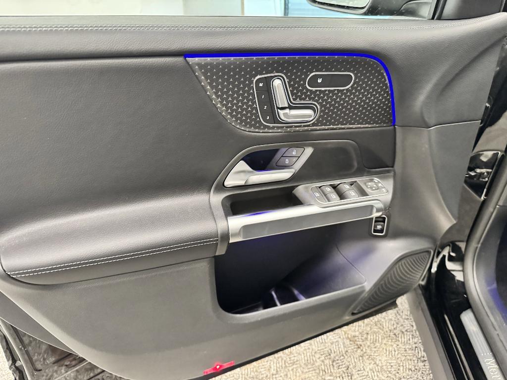 new 2025 Mercedes-Benz GLB 250 car, priced at $47,145
