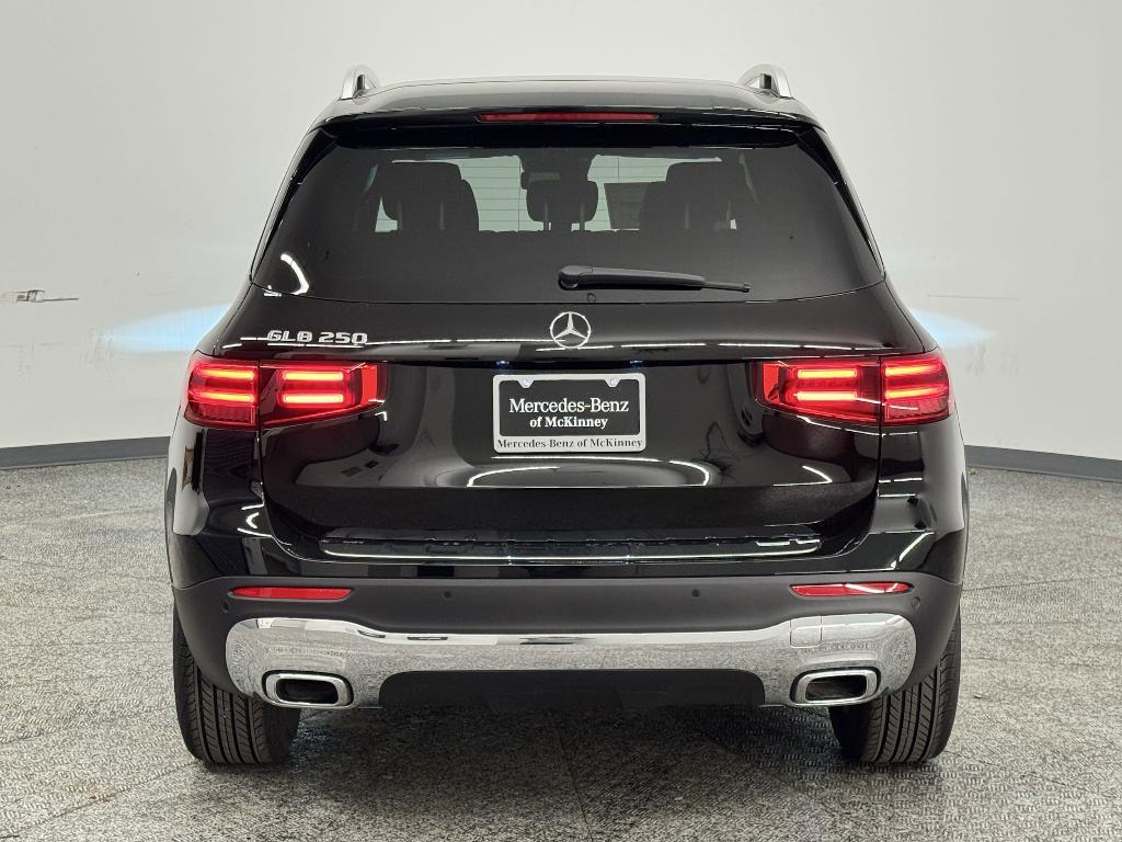 new 2025 Mercedes-Benz GLB 250 car, priced at $47,145