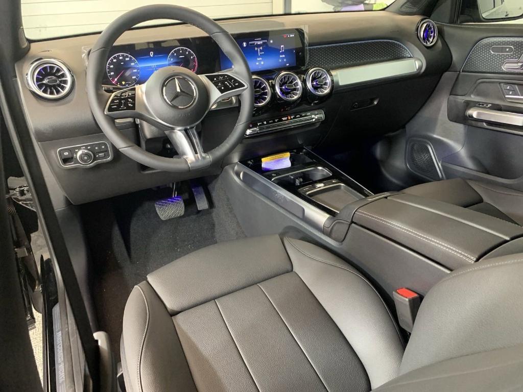 new 2025 Mercedes-Benz GLB 250 car, priced at $47,595