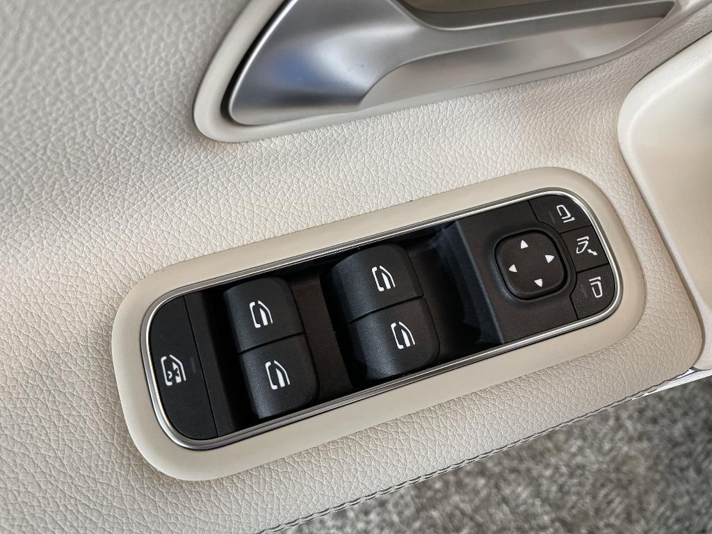 new 2025 Mercedes-Benz CLA 250 car, priced at $45,710