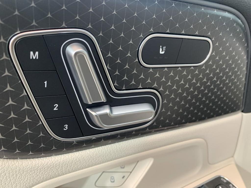 new 2024 Mercedes-Benz EQB 300 car, priced at $61,075