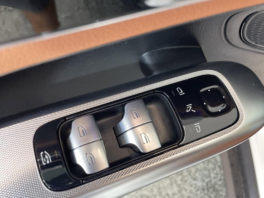 new 2025 Mercedes-Benz GLC 300 car, priced at $51,035