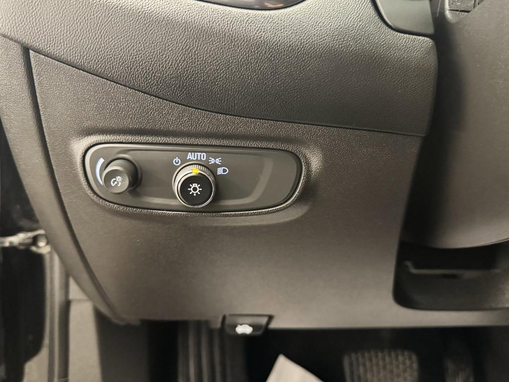 used 2022 Chevrolet Equinox car, priced at $14,996