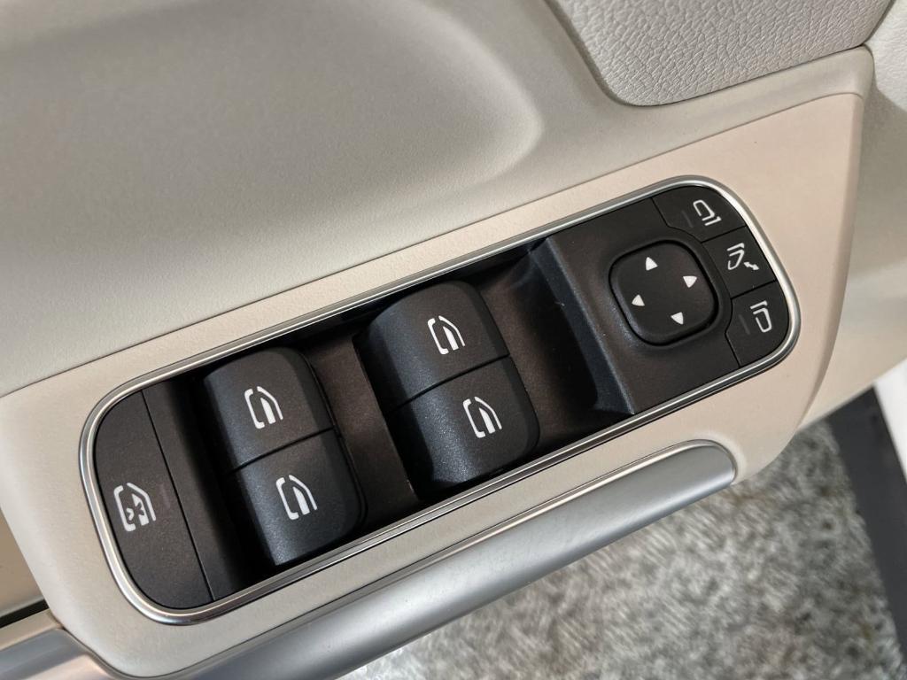 new 2025 Mercedes-Benz GLA 250 car, priced at $44,460