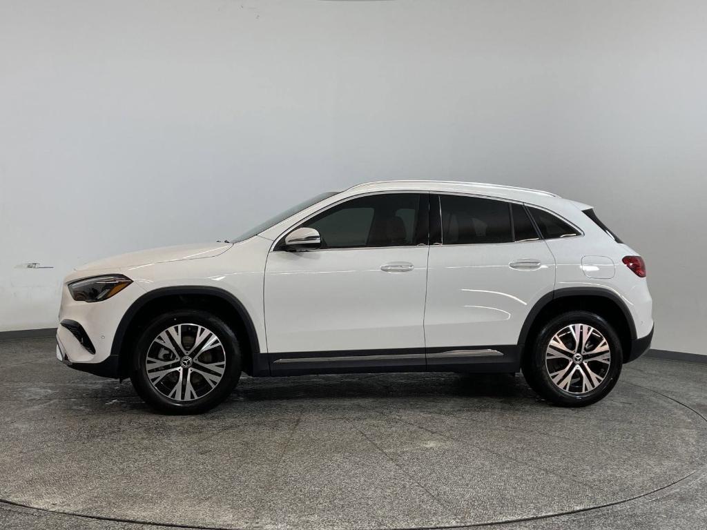 new 2025 Mercedes-Benz GLA 250 car, priced at $44,460