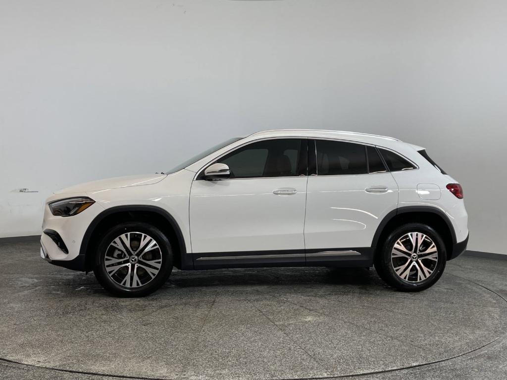 new 2025 Mercedes-Benz GLA 250 car, priced at $44,460