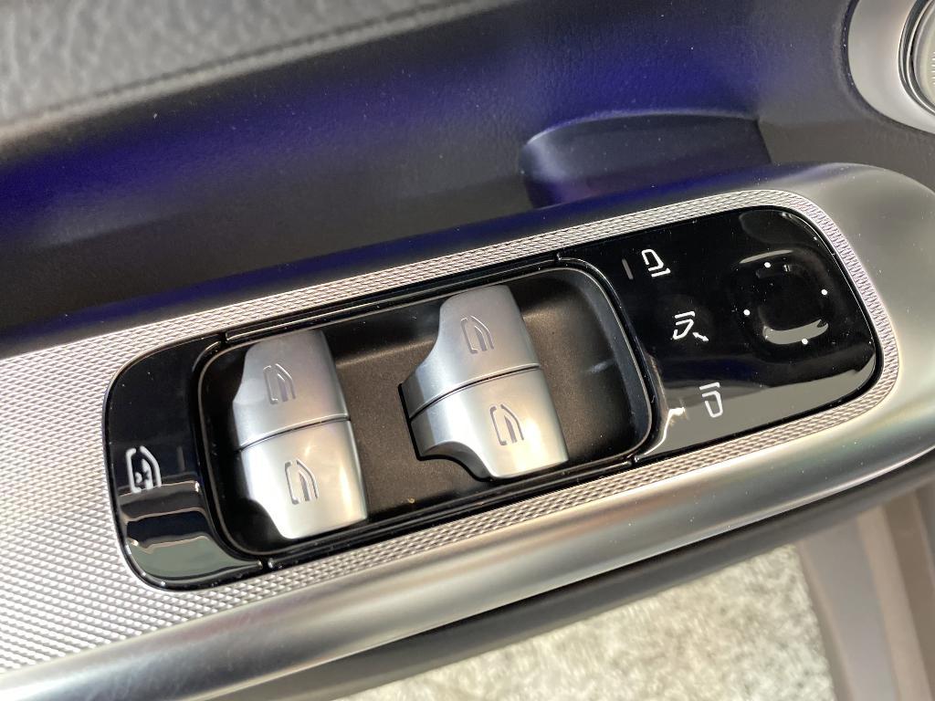 new 2025 Mercedes-Benz GLC 300 car, priced at $58,785