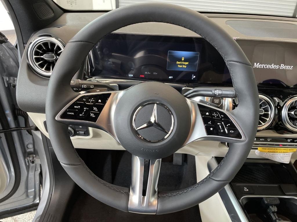 new 2025 Mercedes-Benz EQB 250 car, priced at $56,700