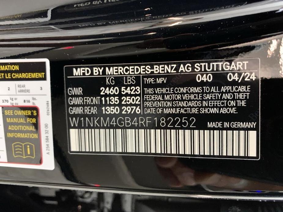 new 2024 Mercedes-Benz GLC 300 car, priced at $51,245