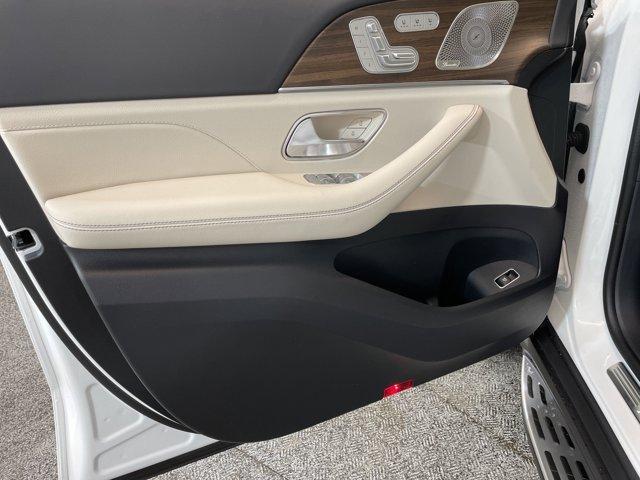new 2025 Mercedes-Benz GLS 580 car, priced at $119,295