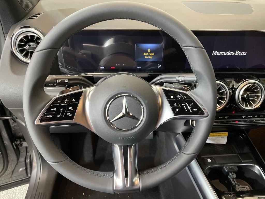 new 2025 Mercedes-Benz GLA 250 car, priced at $45,360