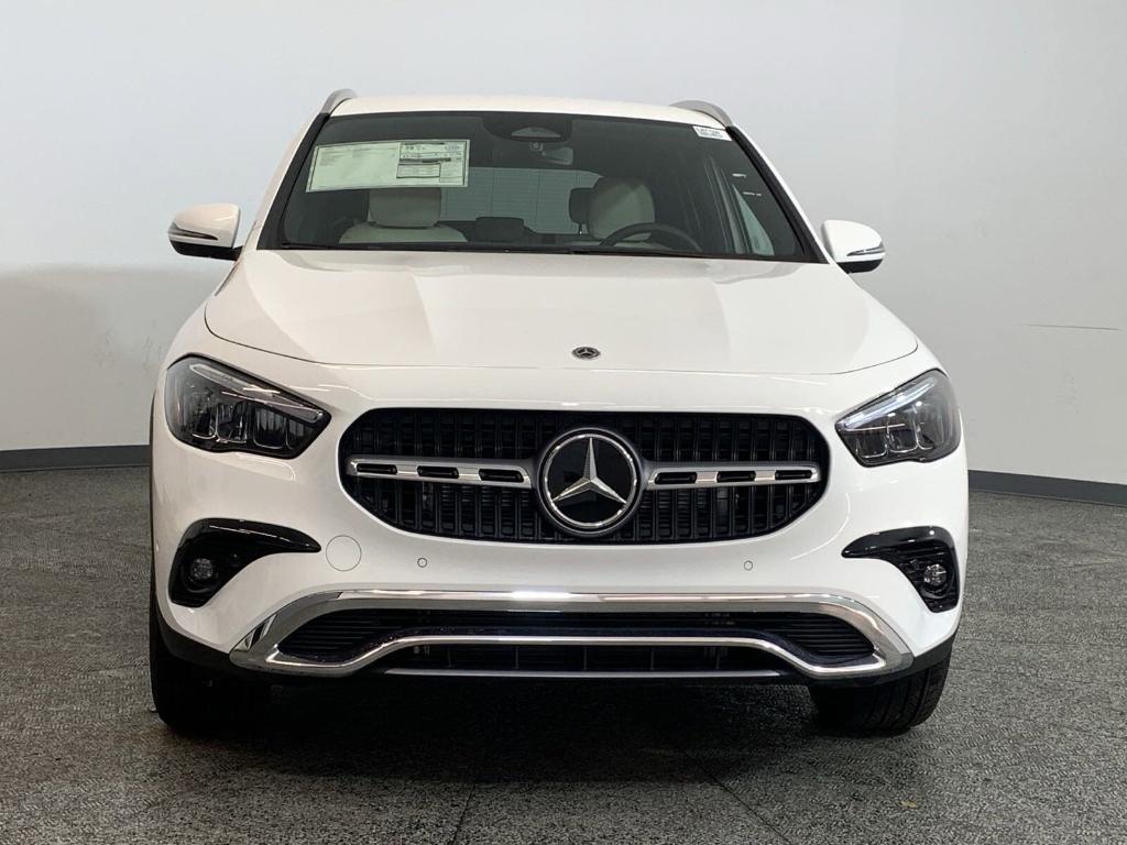 new 2025 Mercedes-Benz GLA 250 car, priced at $44,345