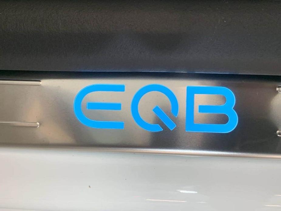 new 2024 Mercedes-Benz EQB 300 car, priced at $61,075