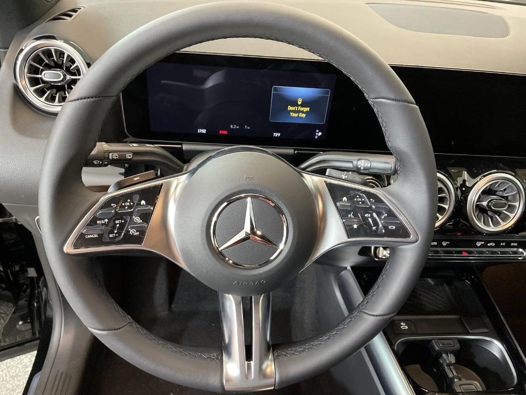 new 2025 Mercedes-Benz GLA 250 car, priced at $44,460
