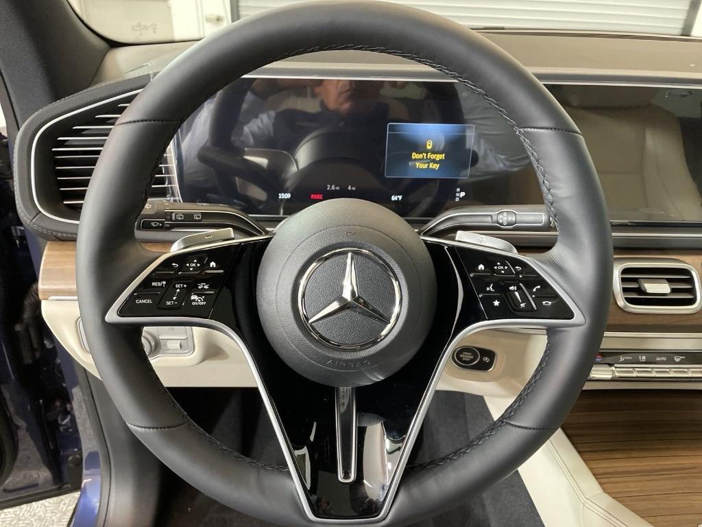 new 2025 Mercedes-Benz GLS 450 car, priced at $92,825