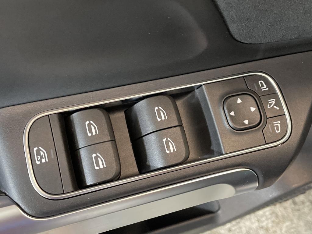 new 2024 Mercedes-Benz EQB 250 car, priced at $59,025