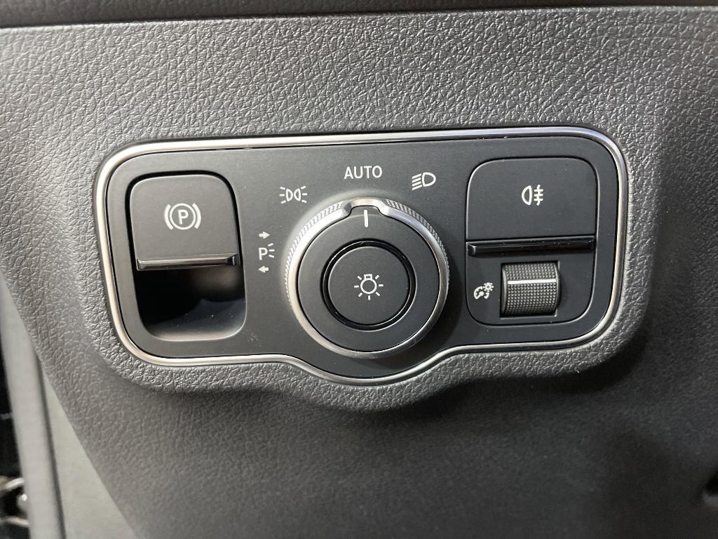new 2024 Mercedes-Benz EQB 250 car, priced at $59,025
