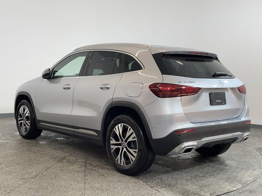 new 2025 Mercedes-Benz GLA 250 car, priced at $45,210