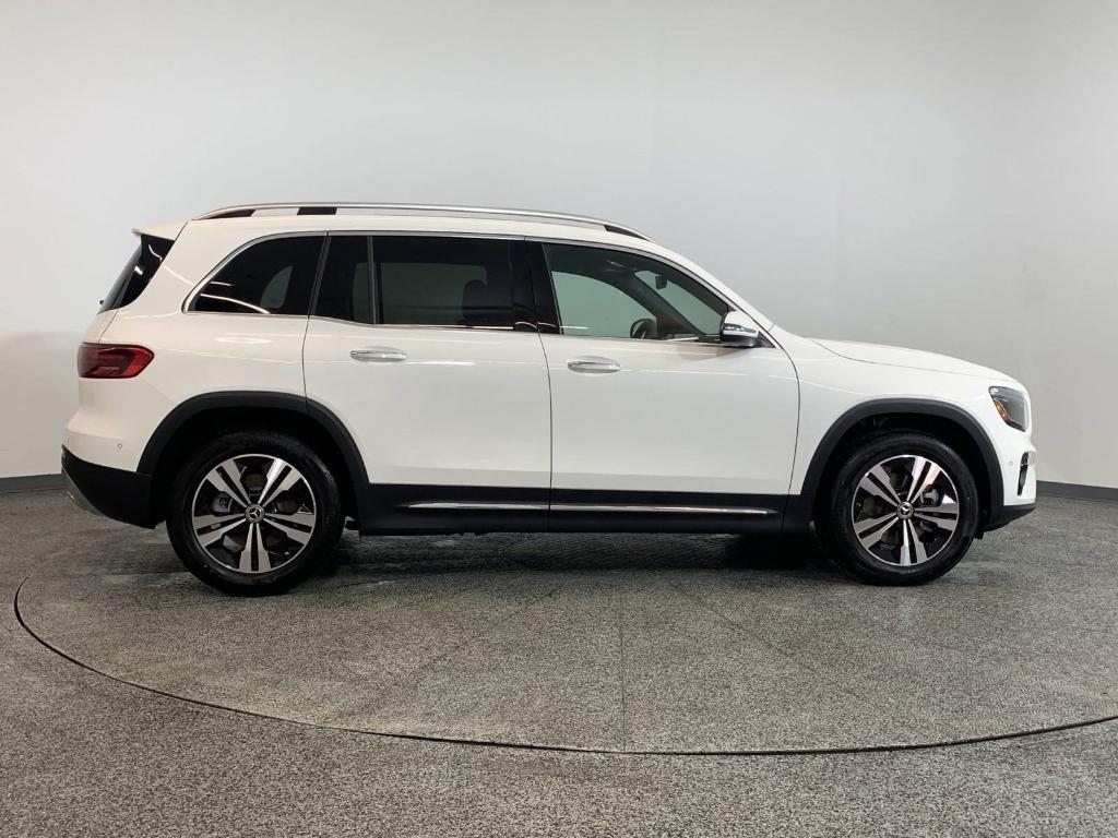 new 2025 Mercedes-Benz GLB 250 car, priced at $47,300