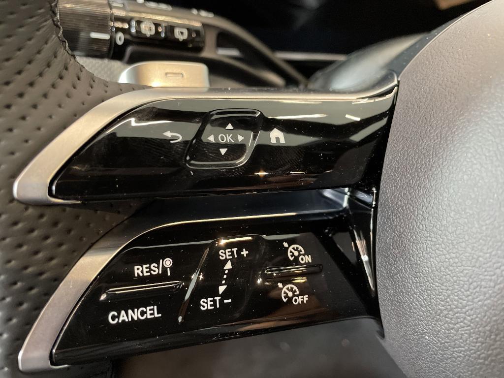 new 2025 Mercedes-Benz GLC 300 car, priced at $57,285