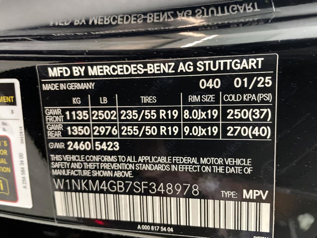 new 2025 Mercedes-Benz GLC 300 car, priced at $54,525
