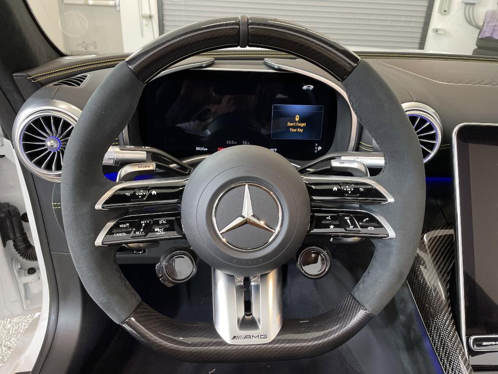 new 2025 Mercedes-Benz AMG SL 63 car, priced at $227,025