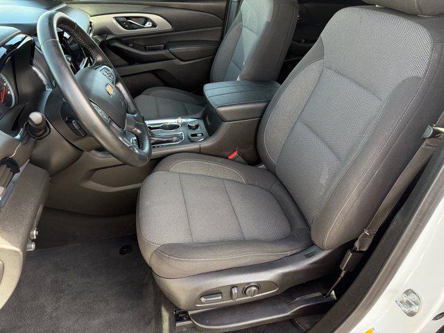 used 2023 Chevrolet Traverse car, priced at $25,900