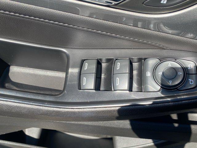 used 2023 Chevrolet Traverse car, priced at $25,995