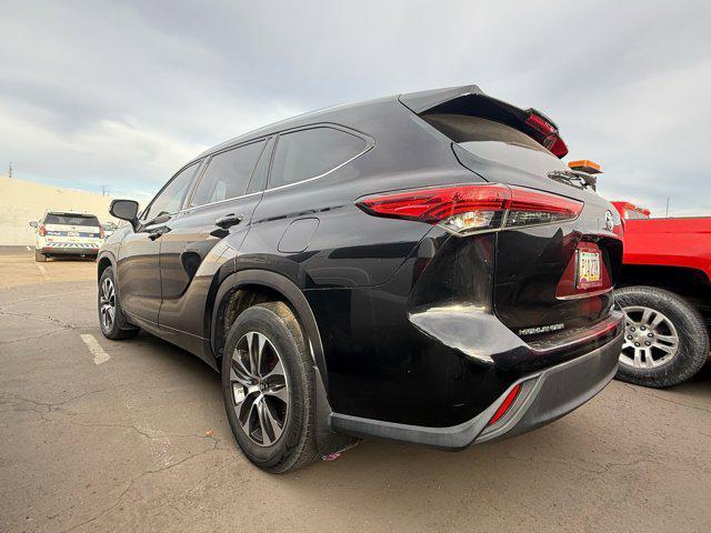 used 2020 Toyota Highlander car, priced at $26,995