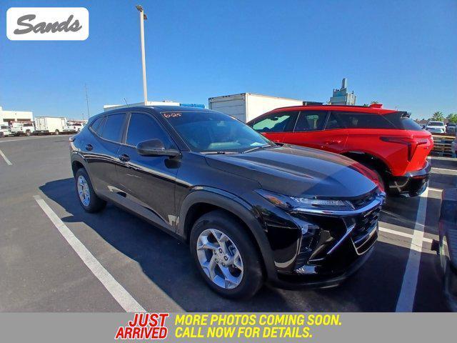 used 2025 Chevrolet Trax car, priced at $22,988