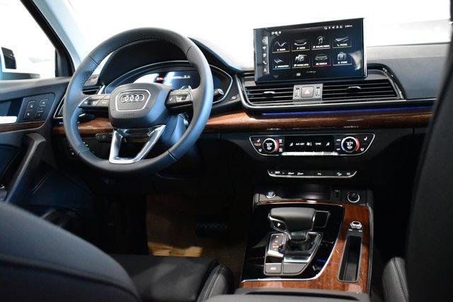 new 2025 Audi Q5 car, priced at $55,990