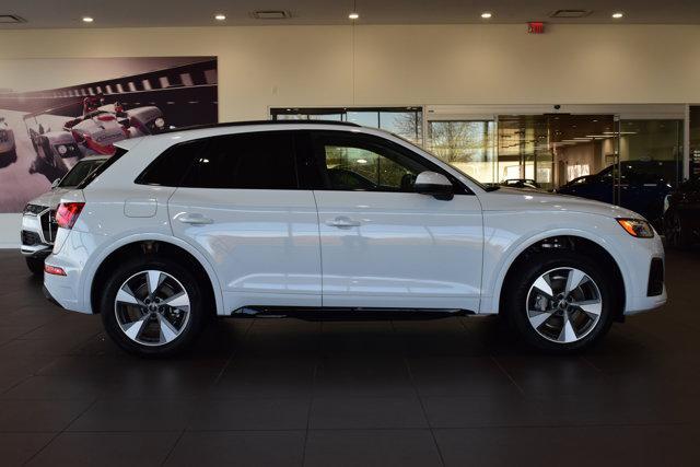 new 2025 Audi Q5 car, priced at $55,990