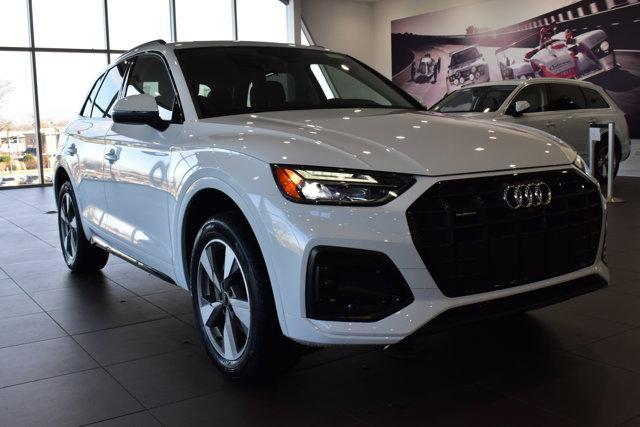 new 2025 Audi Q5 car, priced at $55,990