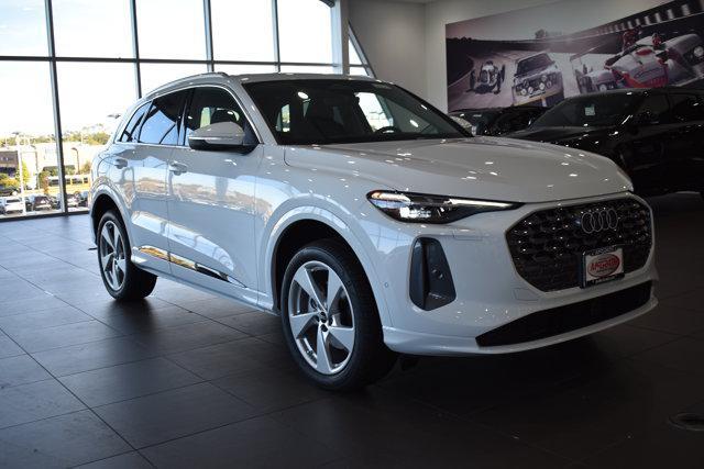 new 2025 Audi Q5 car, priced at $61,950