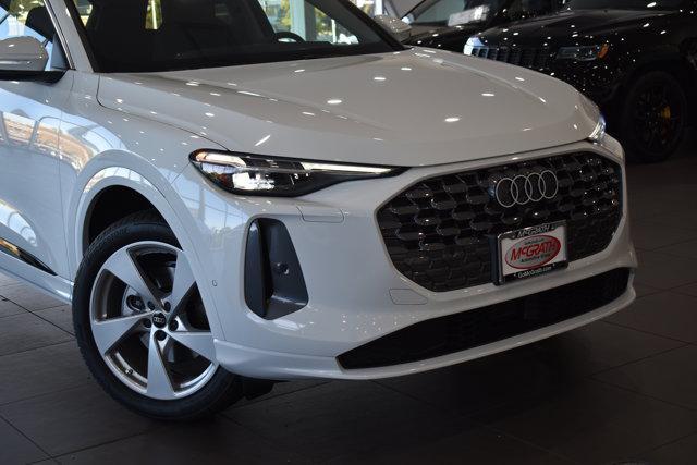 new 2025 Audi Q5 car, priced at $61,950