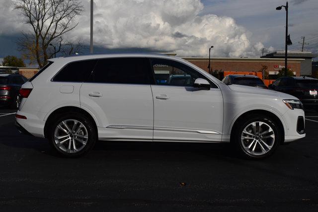 new 2025 Audi Q7 car, priced at $75,800