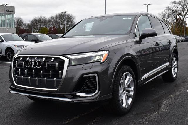 new 2025 Audi Q7 car, priced at $75,650